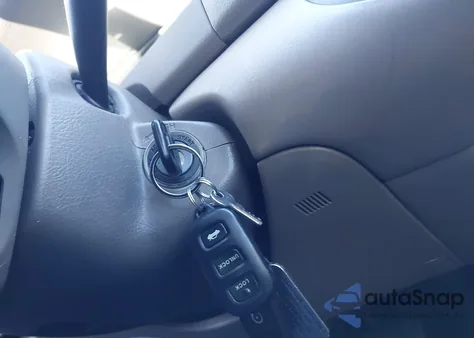 2002 Toyota Camry Le from USA, damaged, VIN 4T1BE32K72U584561